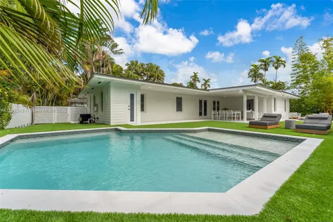 $3,500,000 | 3610 Battersea Road, Miami, FL 33133