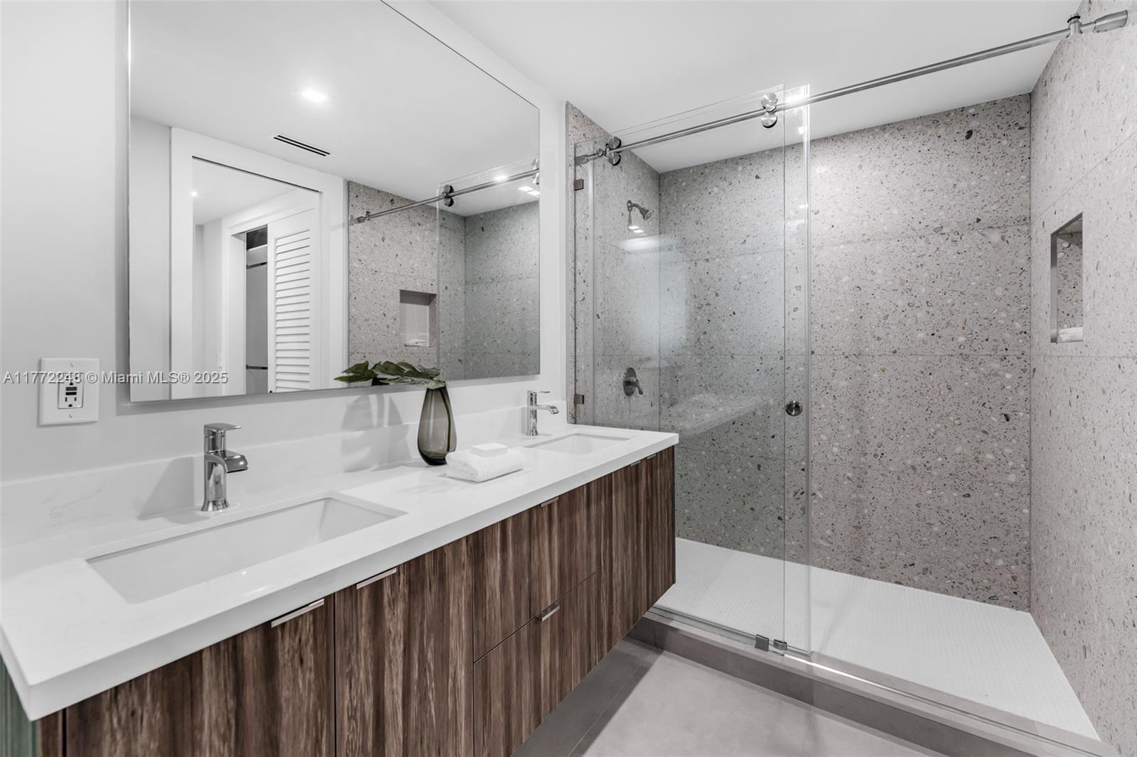 3610 Battersea Road Miami, FL 33133 - Photo 8 of 16