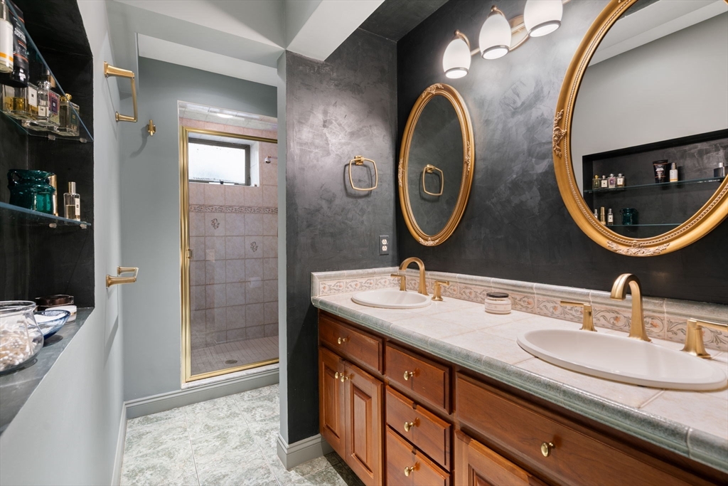 195 Winthrop Road, Unit 1 Brookline, MA 02445 - Photo 20 of 29