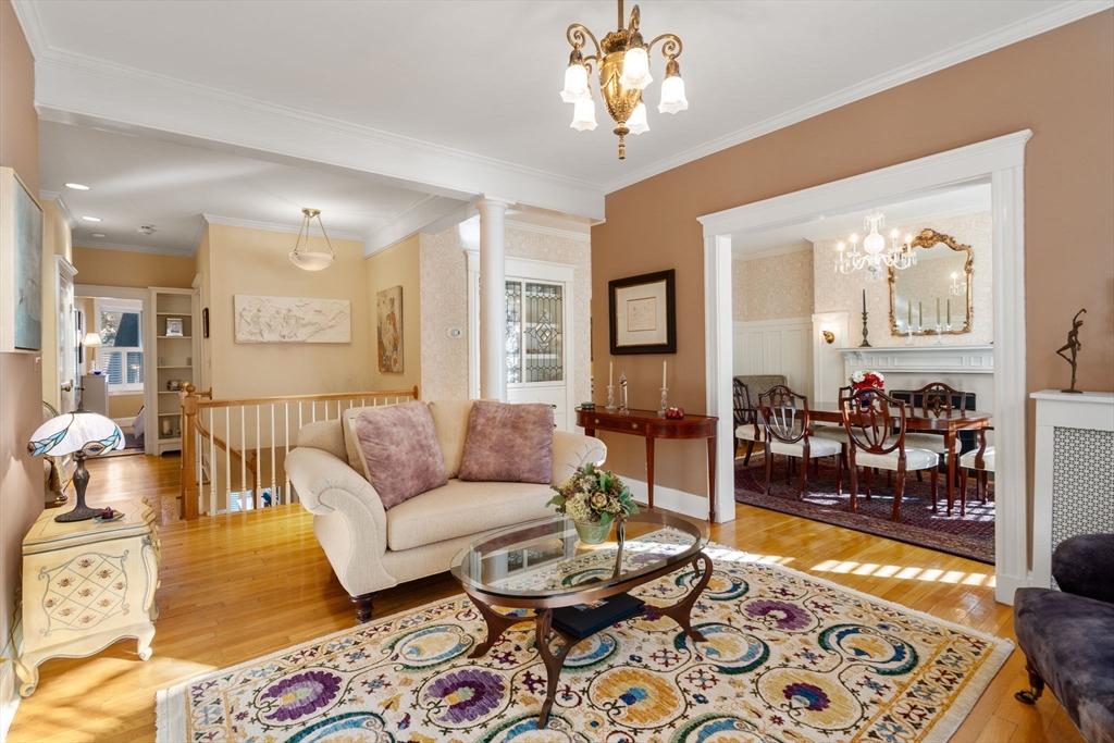 195 Winthrop Road, Unit 1 Brookline, MA 02445 - Photo 5 of 29