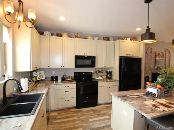 $785,000 | 219 Summitview Lane, Poncha Springs, CO 81201