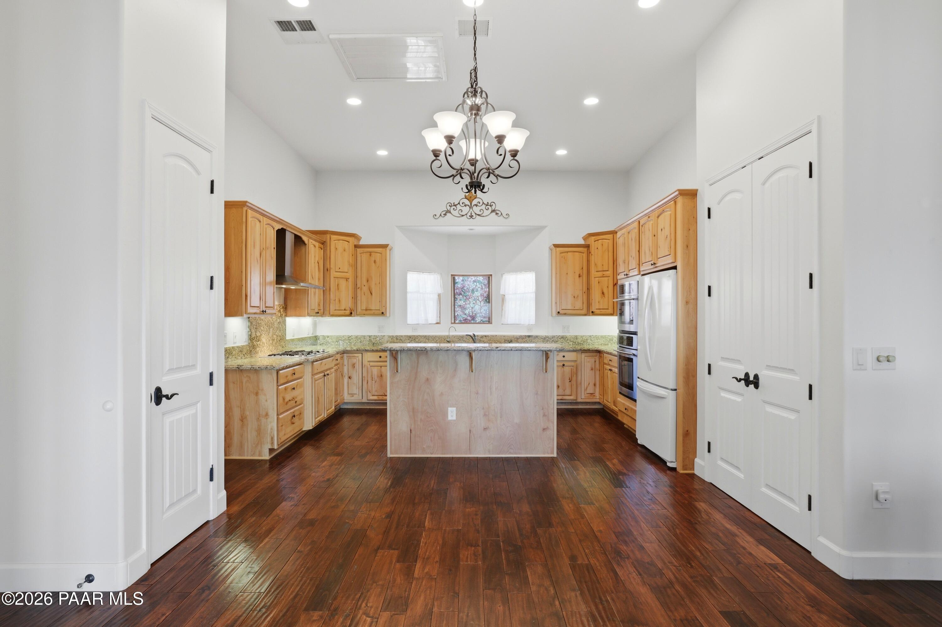15975 Pandy Lane Dewey, AZ 86327 - Photo 14 of 39 Kitchen