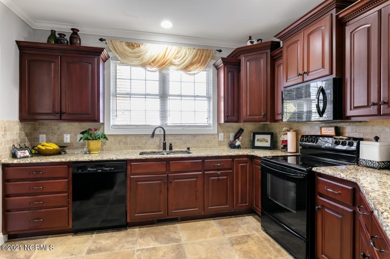 1837 Sheldon Road Bailey, NC 27807 - Photo 11 of 40 Kitchen