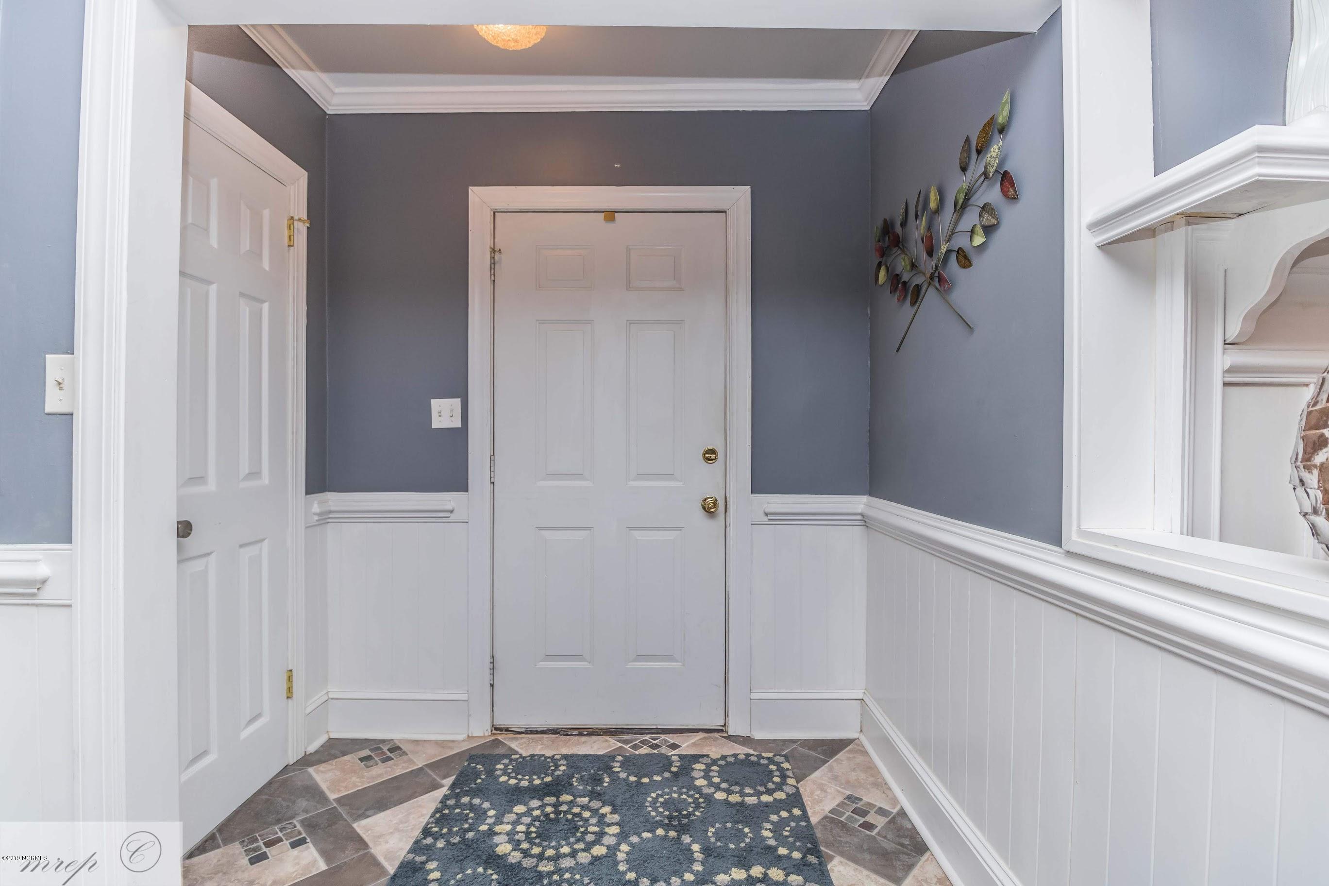 211 Routledge Street Kenansville, NC 28349 - Photo 12 of 39 5-LaundryEntry