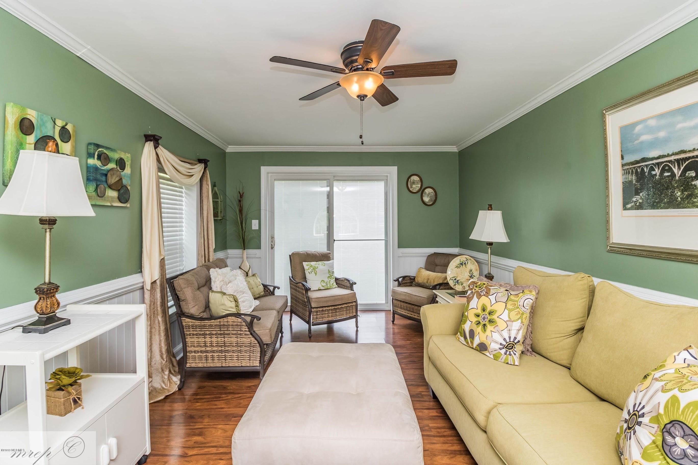 211 Routledge Street Kenansville, NC 28349 - Photo 15 of 39 6-Sunroomv1a