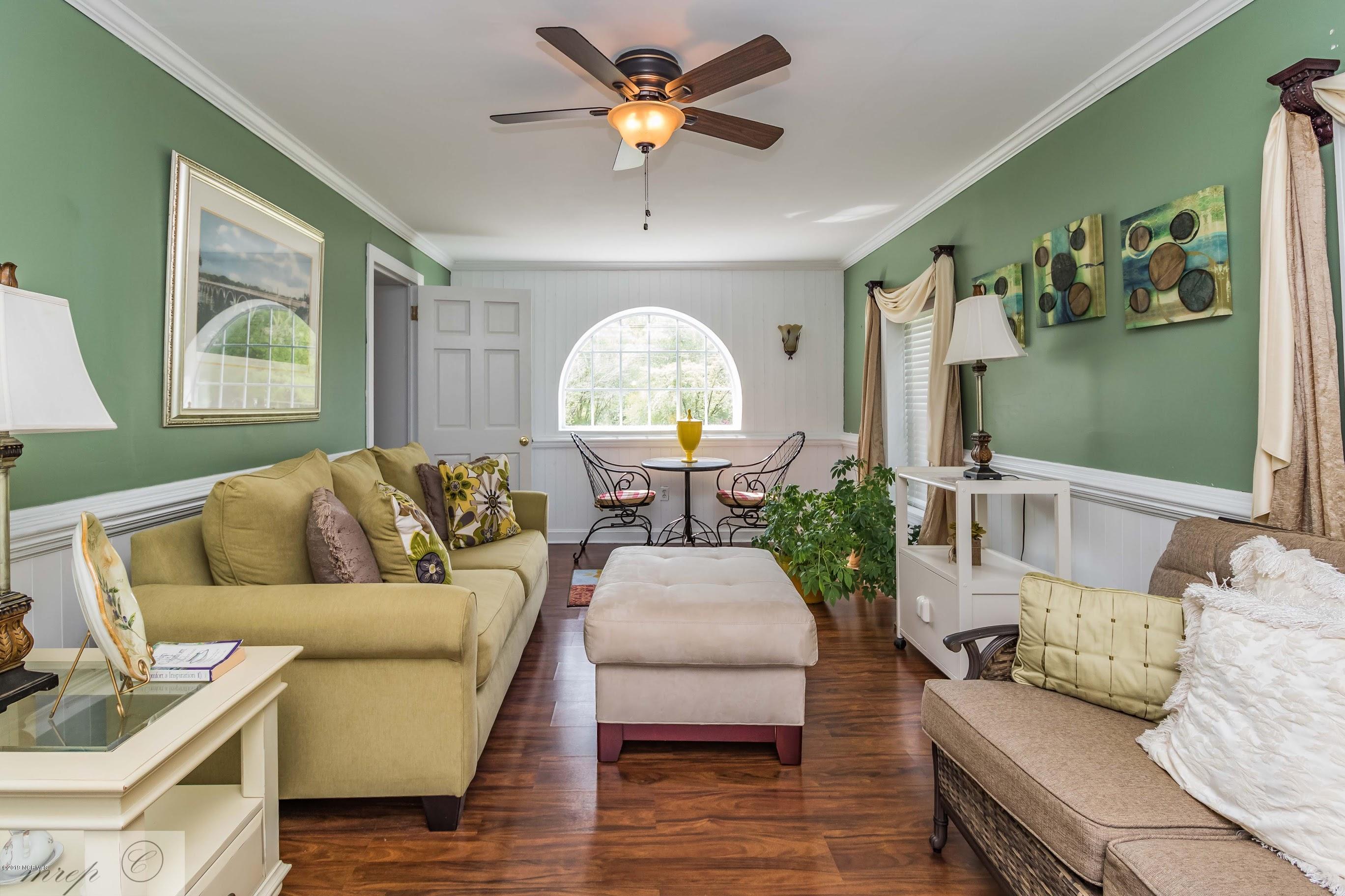 211 Routledge Street Kenansville, NC 28349 - Photo 16 of 39 6-Sunroomv2