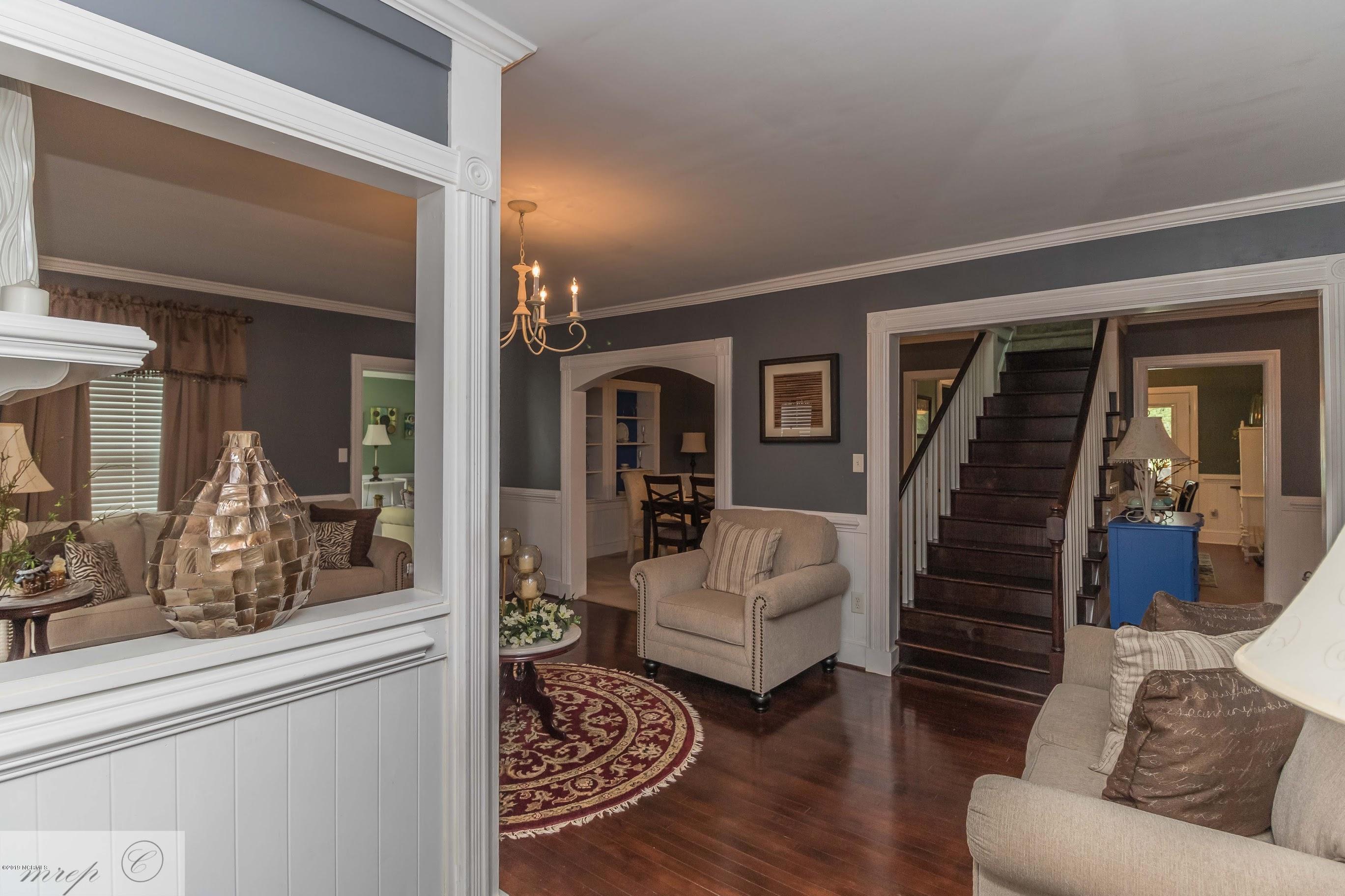 211 Routledge Street Kenansville, NC 28349 - Photo 2 of 39 1a-FoyerPartialLiving