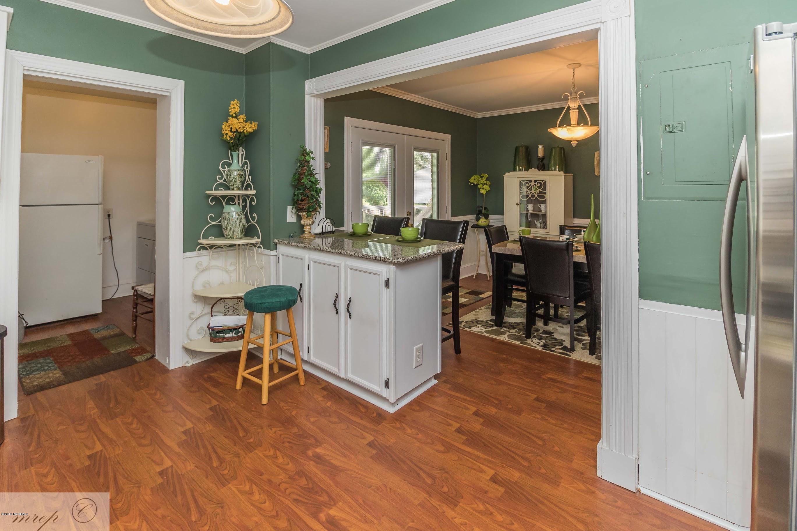 211 Routledge Street Kenansville, NC 28349 - Photo 21 of 39 8-Kitchenv2