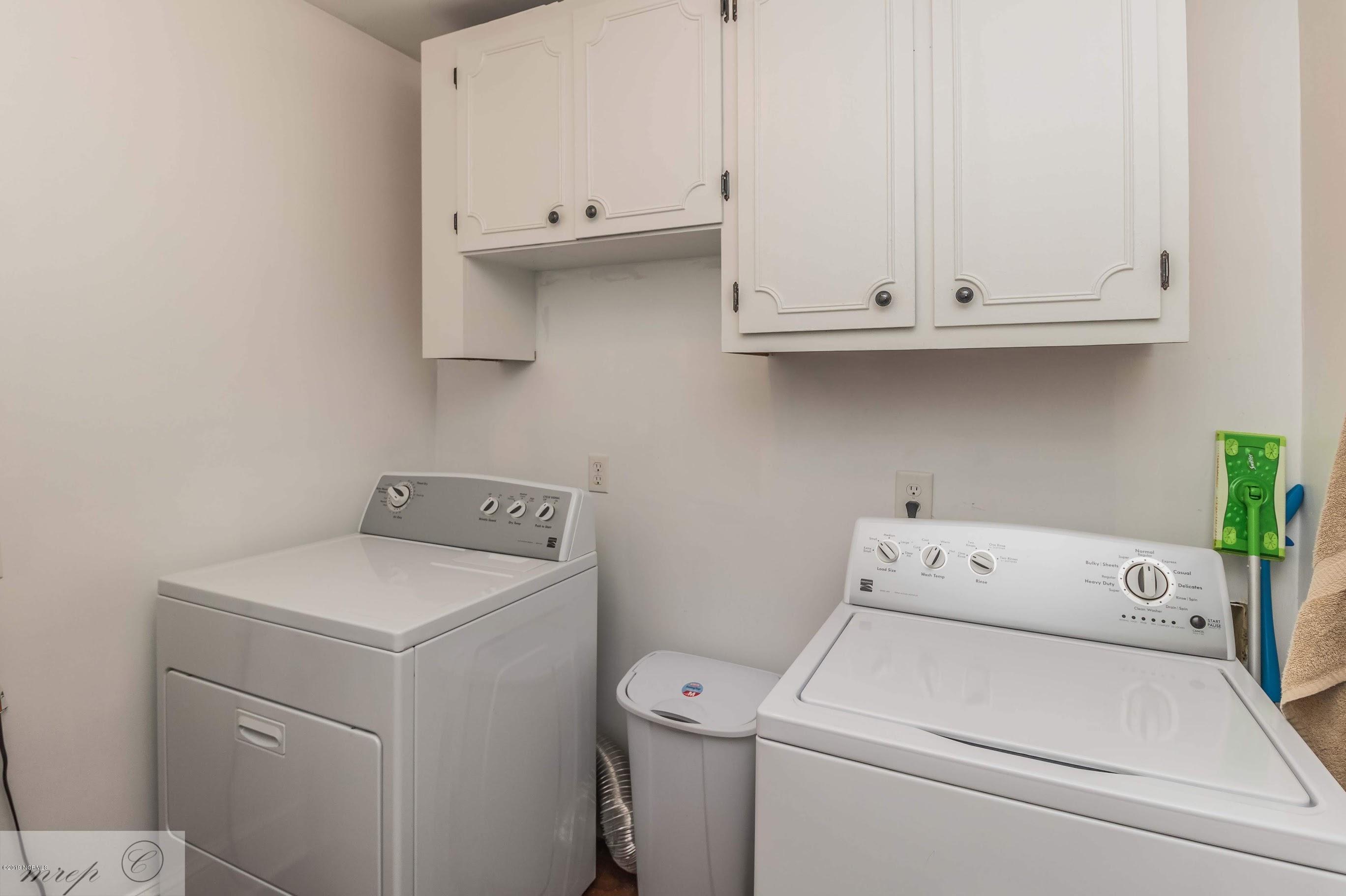 211 Routledge Street Kenansville, NC 28349 - Photo 25 of 39 9-LaundryRoom