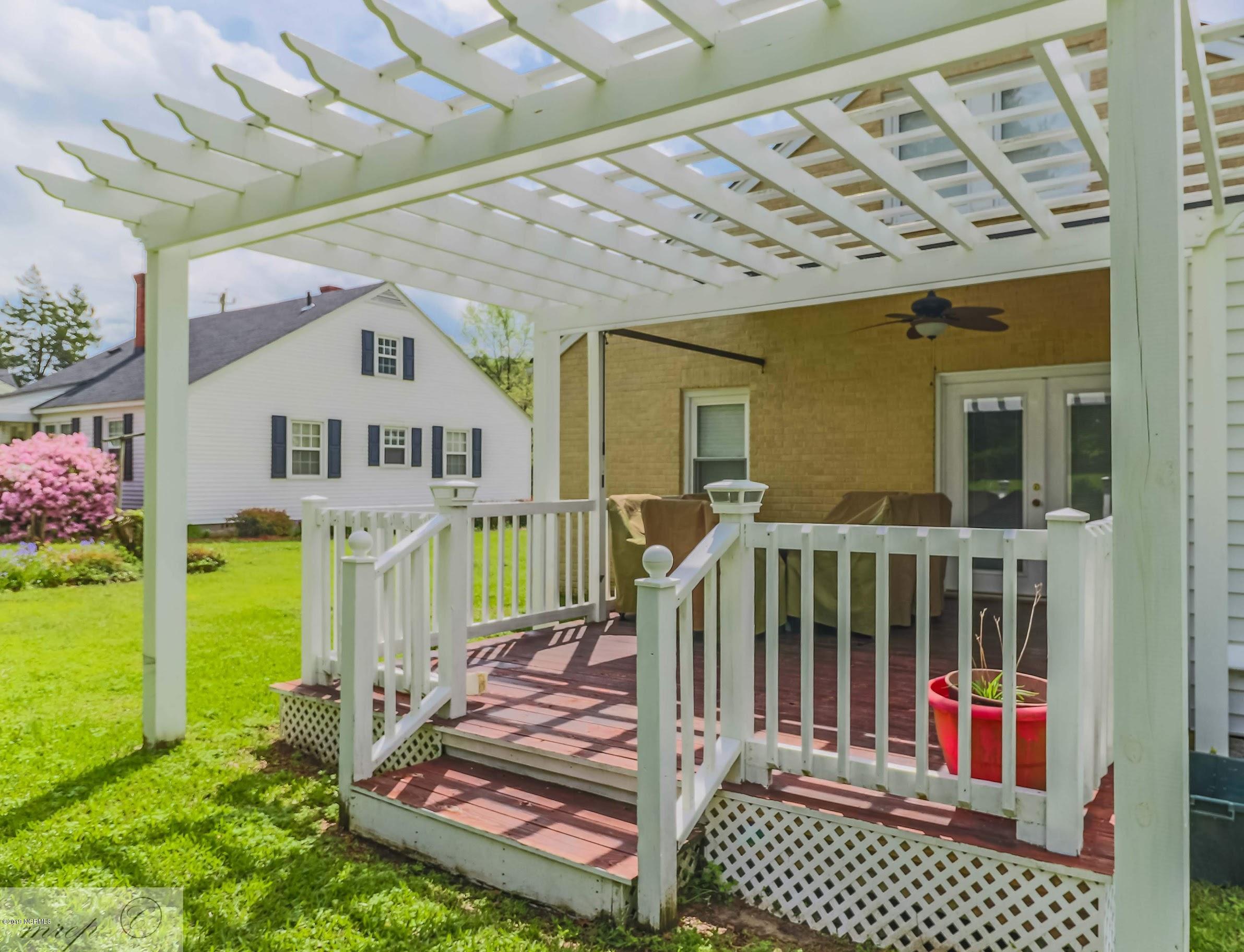 211 Routledge Street Kenansville, NC 28349 - Photo 34 of 39 13-Deck