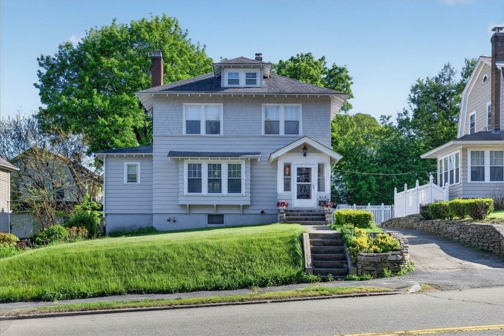962 Pleasant Street Worcester, MA 01602 - Photo 1 of 32