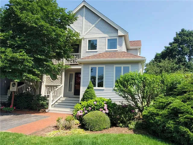$3,000 | 15 Hammersmith Road, Unit 33, Newport, RI 02840