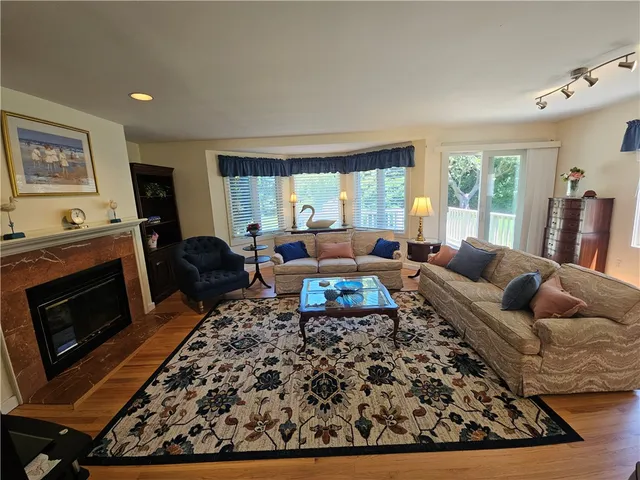 $3,000 | 15 Hammersmith Road, Unit 33, Newport, RI 02840