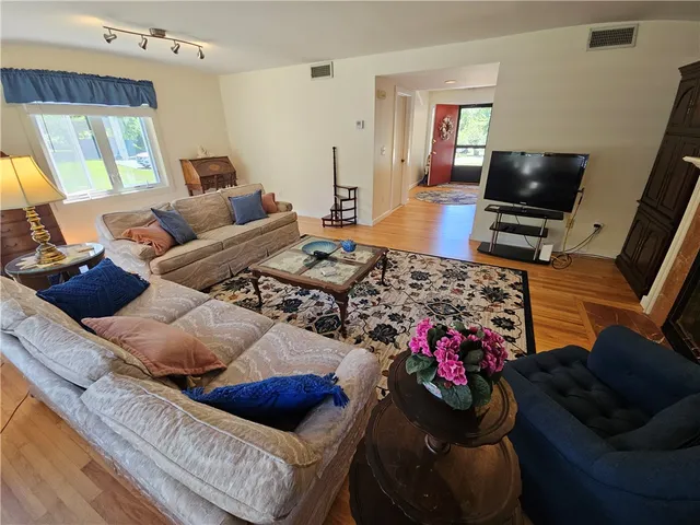 $3,000 | 15 Hammersmith Road, Unit 33, Newport, RI 02840