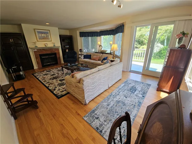 $3,000 | 15 Hammersmith Road, Unit 33, Newport, RI 02840