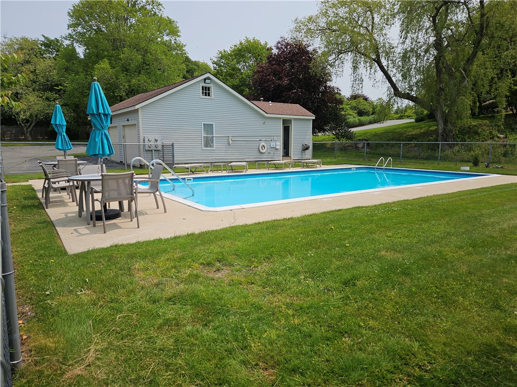 15 Hammersmith Road, Unit 33 Newport, RI 02840 - Photo 48 of 49 Pool