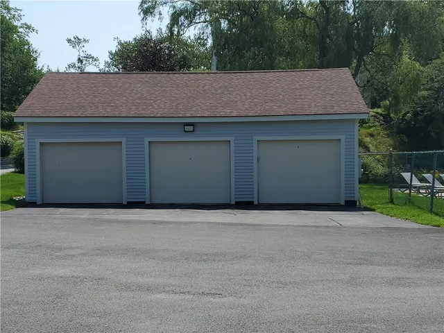 $3,000 | 15 Hammersmith Road, Unit 33, Newport, RI 02840