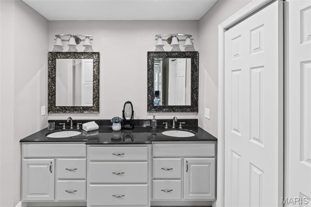 216 Country Club View Edwardsville, IL 62025 - Photo 30 of 50