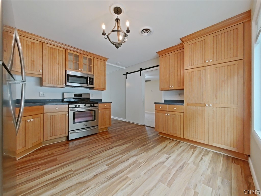 414 Williamsburg Road Utica, NY 13502 - Photo 8 of 35