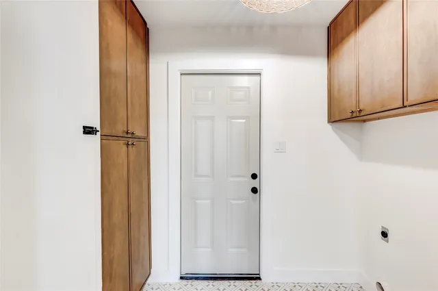 a view of a closet area