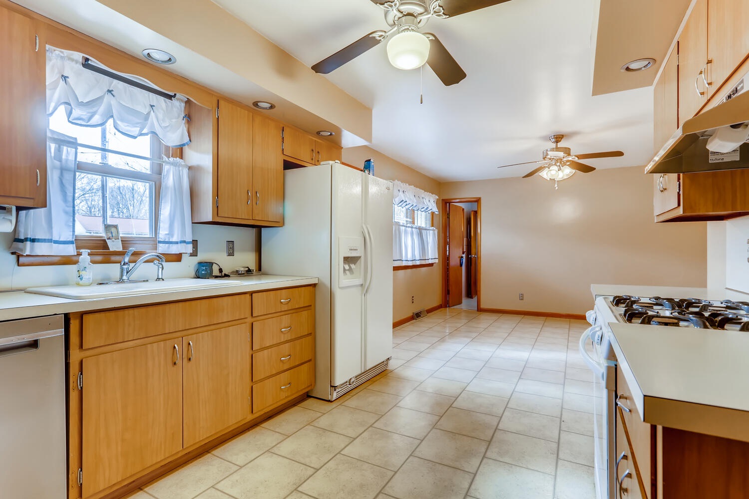 6806 Felstead Road Evansville, IN 47712 - Photo 10 of 27 Gallery Image 10