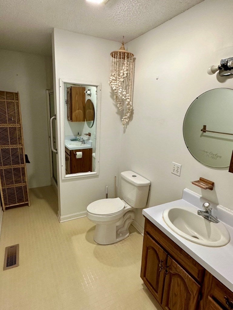 211 Cranberry Road Galax, VA 24333 - Photo 16 of 34 Gallery Image 16