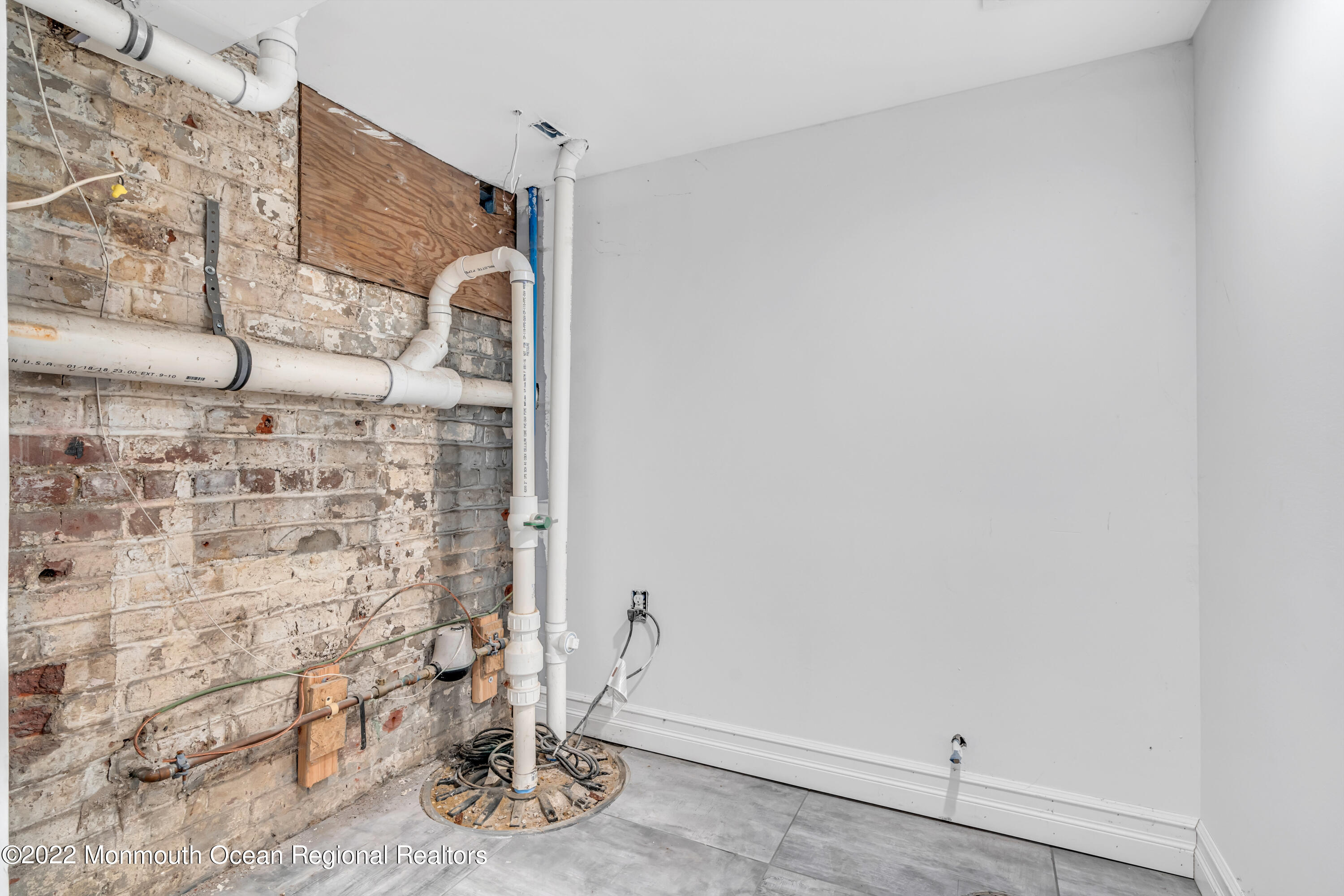 136 Broadway Keyport, NJ 07735 - Photo 21 of 48 026_dsc00416