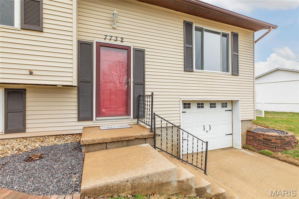 7732 Nightingale Lane Godfrey, IL 62035 - Photo 2 of 29
