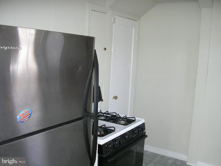 120 Maple Hill Road Wilmington, DE 19804 - Photo 5 of 9 Kitchen