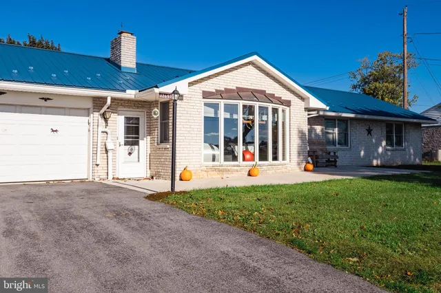 $379,900 | 12689 Williamsport Pike, Greencastle, PA 17225