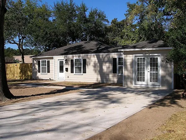 $1,950 | 6630 Corbin Street, Houston, TX 77055