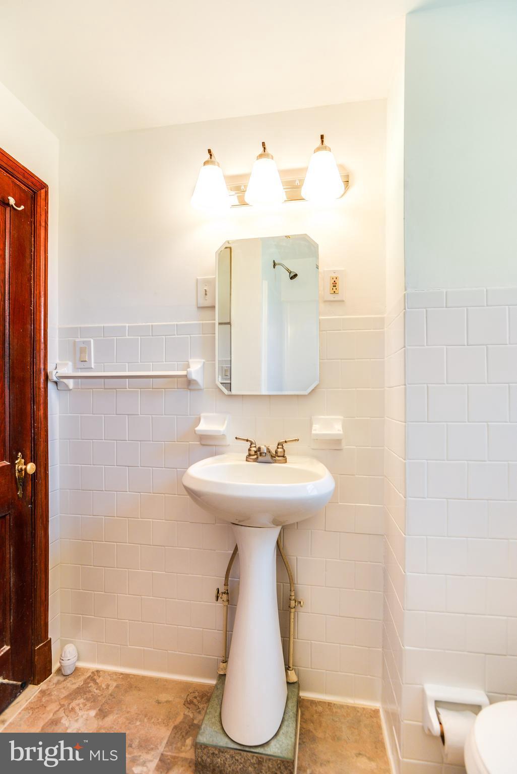 8116 Telegraph Road Severn, MD 21144 - Photo 16 of 30 Bath