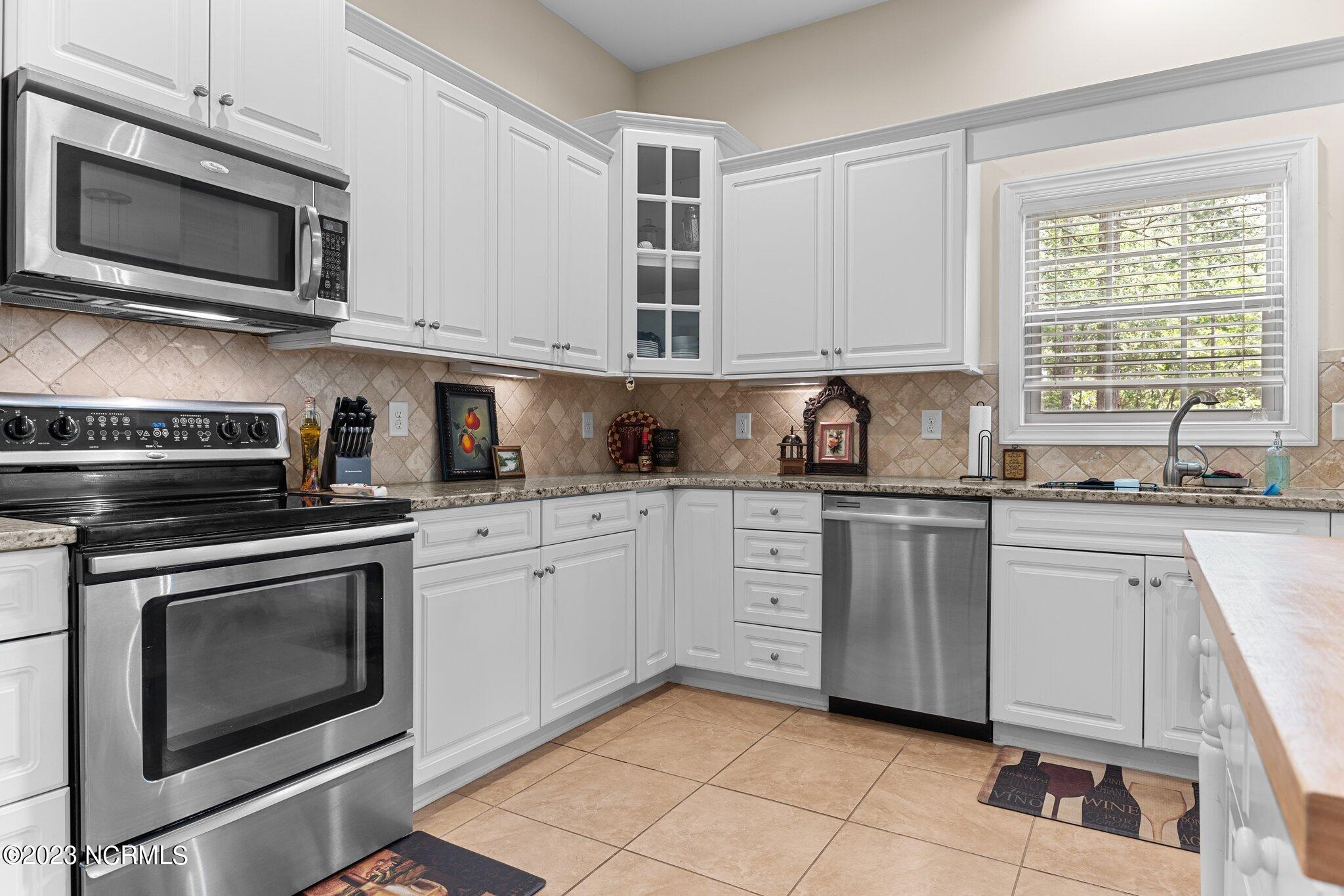 20 Lake Hills Road Pinehurst, NC 28374 - Photo 17 of 42 Kitchen