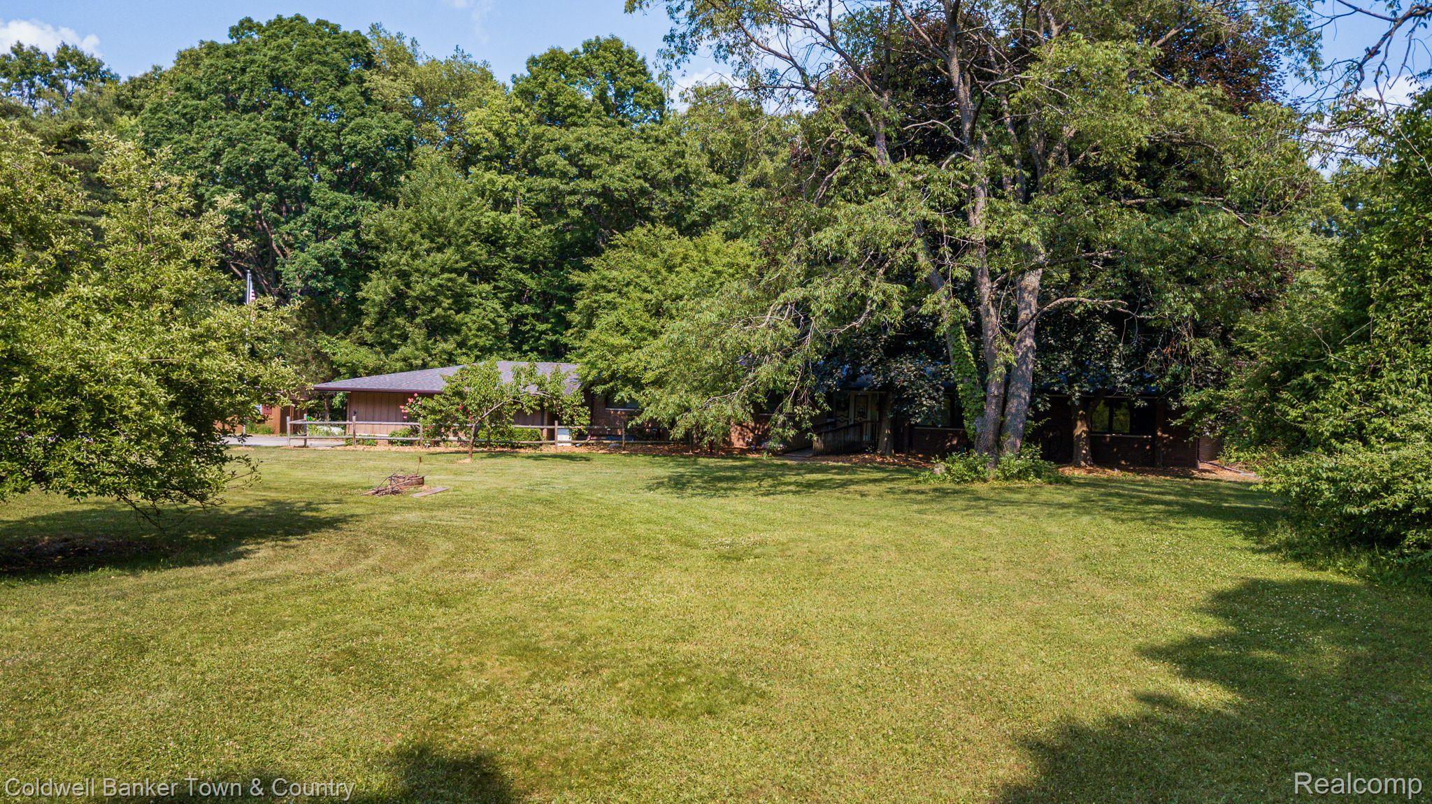 2145 Hidden Valley Howell, MI 48843 - Photo 58 of 59 Gallery Image 58