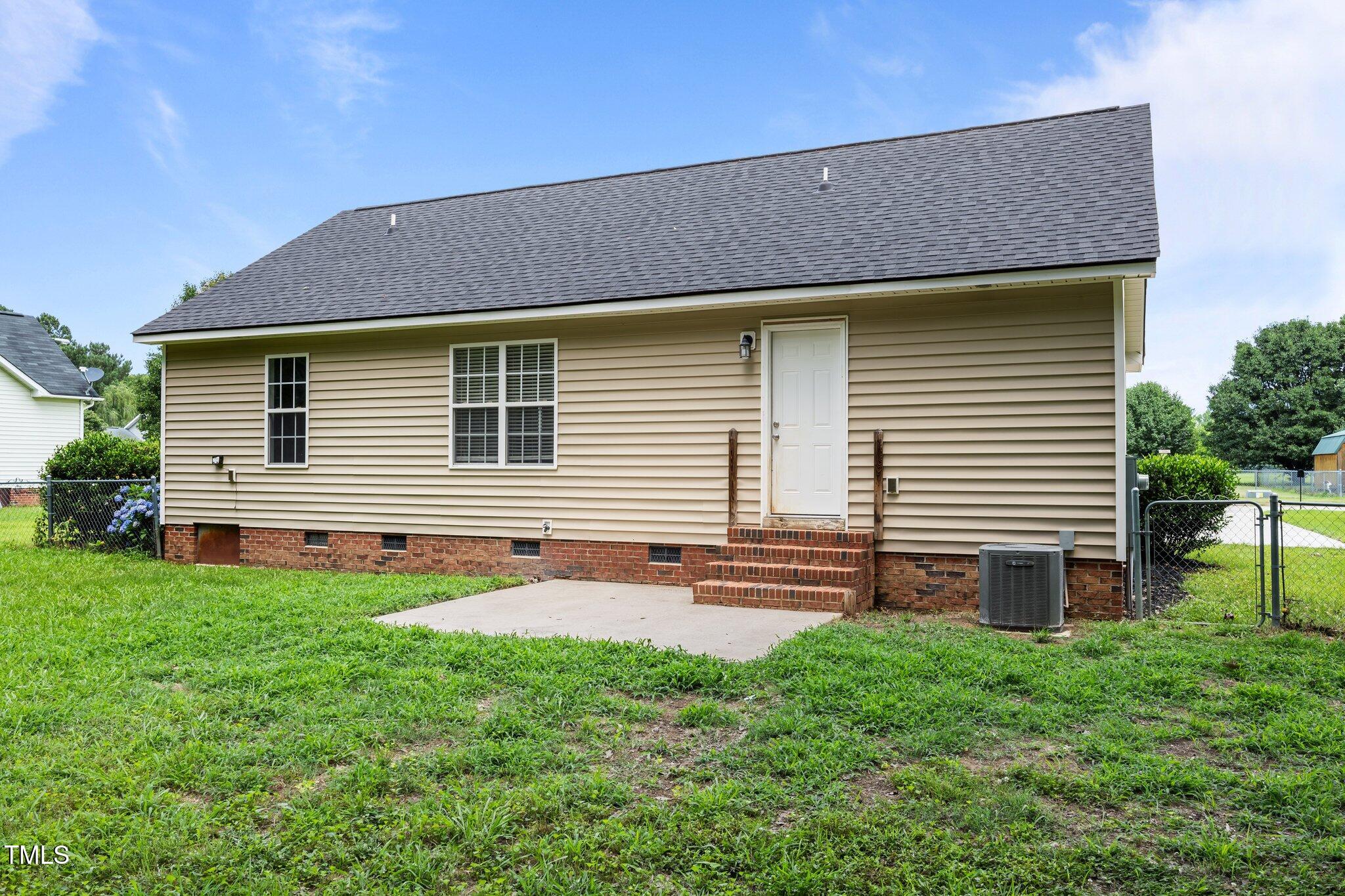 161 Bridgewater Drive Erwin, NC 28339 - Photo 7 of 26 30-web-or-mls-IMG_7151