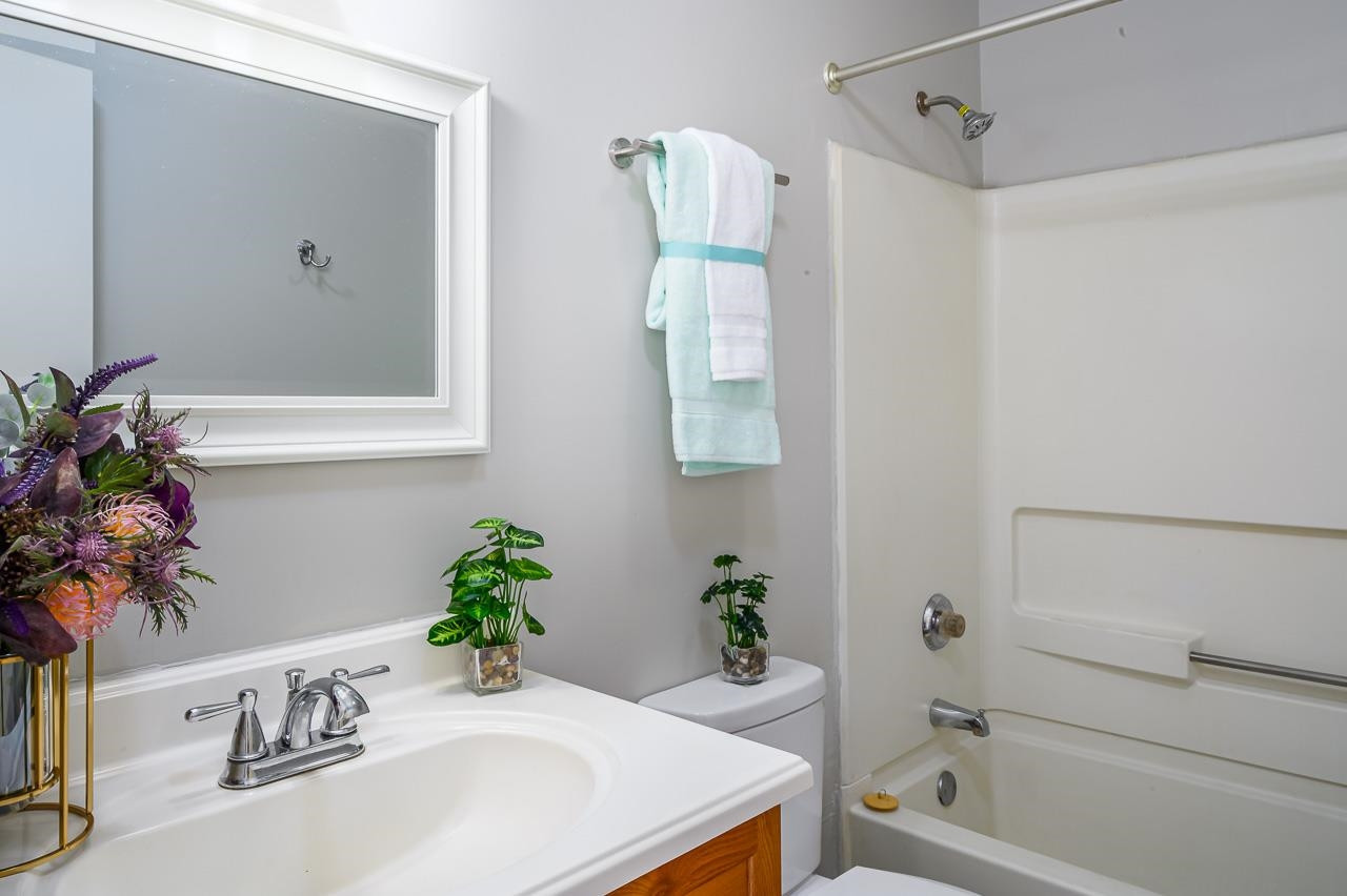 4232 Kaplan Drive Raleigh, NC 27606 - Photo 18 of 22 Full Bathroom