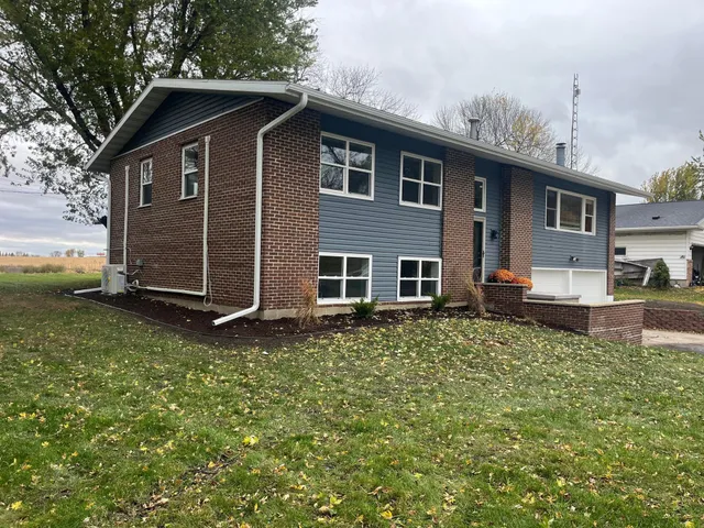 $329,500 | 34365 Old Highway 13, Waseca, MN 56093