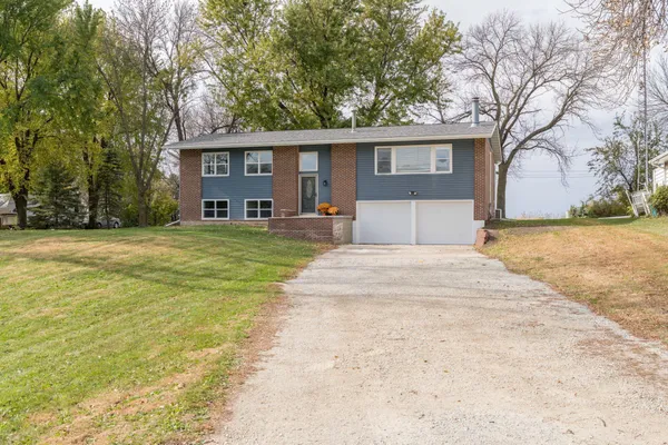 $325,000 | 34365 Old Highway 13, Waseca, MN 56093