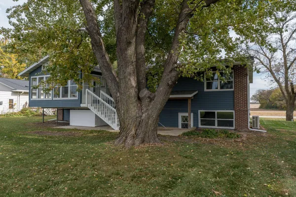 $325,000 | 34365 Old Highway 13, Waseca, MN 56093