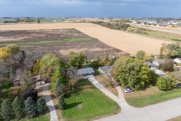 $325,000 | 34365 Old Highway 13, Waseca, MN 56093