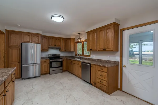 $325,000 | 34365 Old Highway 13, Waseca, MN 56093