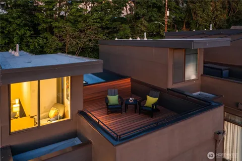 $889,000 | 2517 13th Avenue South, Seattle, WA 98144