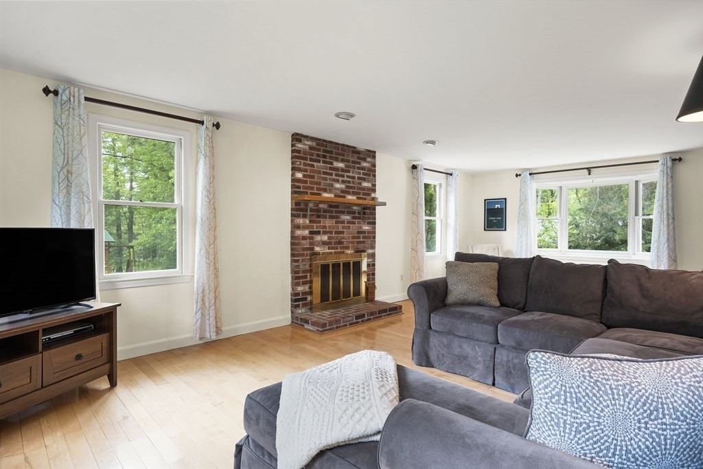 6 Uplands Road Littleton, MA 01460 - Photo 11 of 42