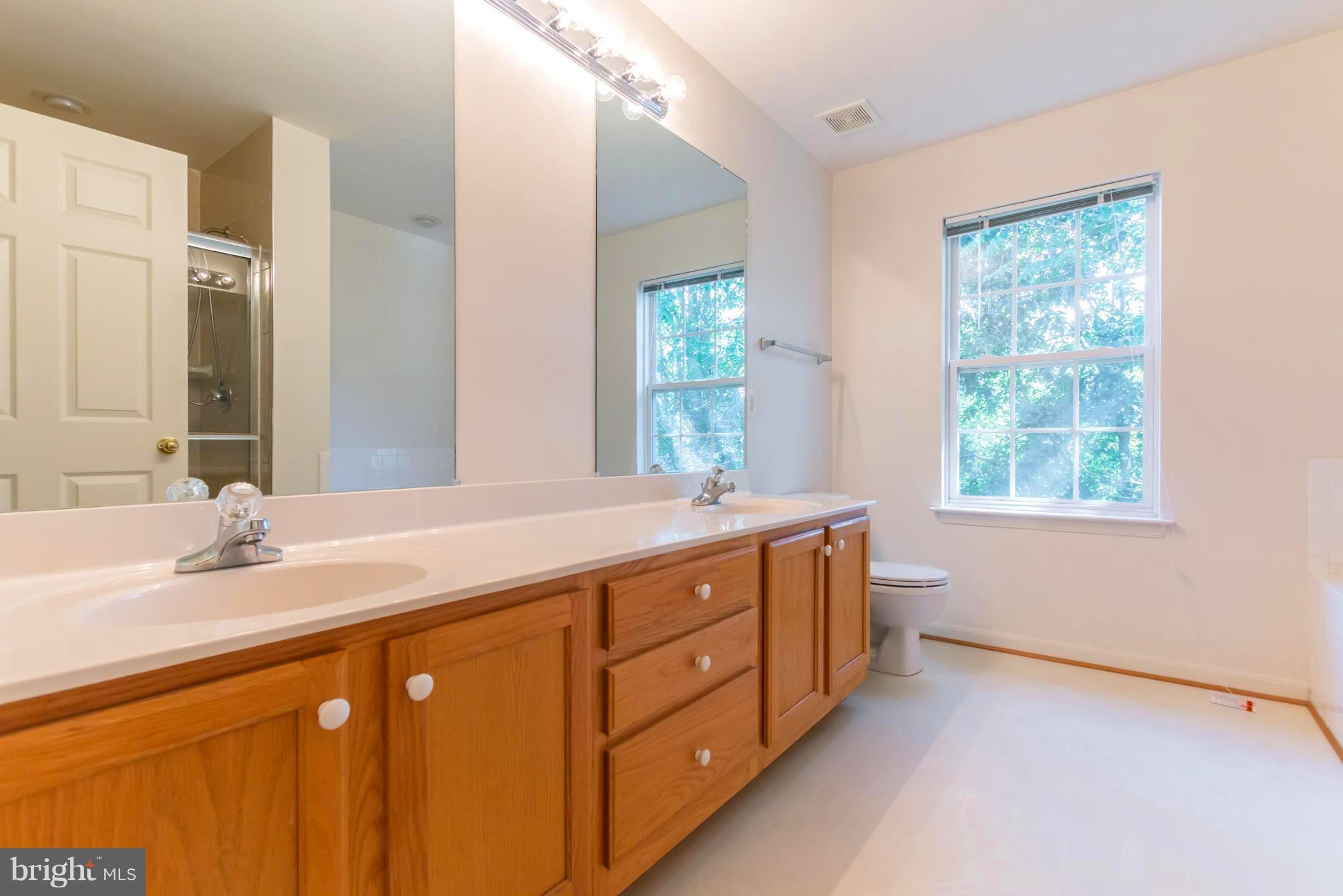 8100 Pepper Ridge Way Gaithersburg, MD 20877 - Photo 16 of 30 Master Bathroom with Dual-Sink Vanity