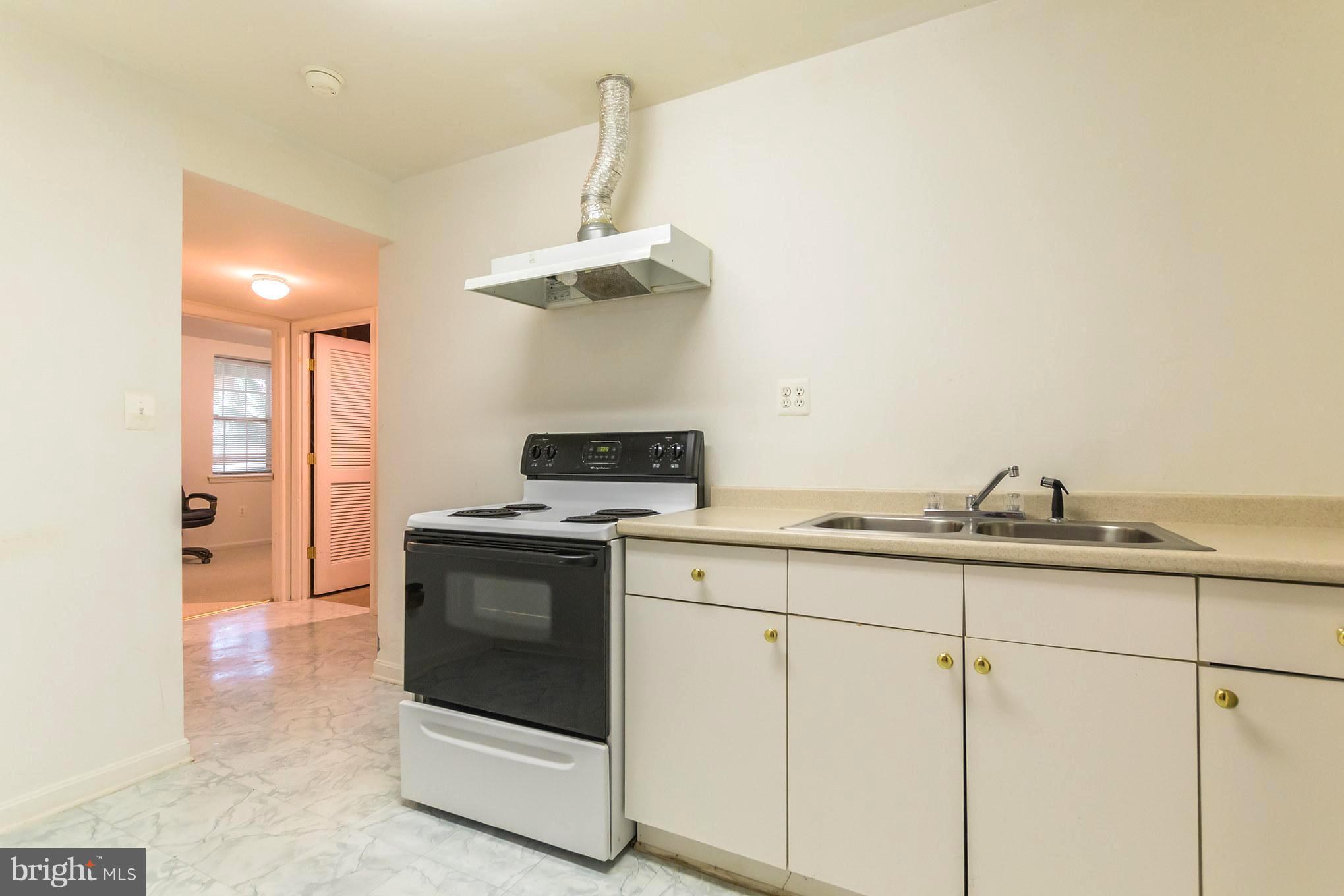 8100 Pepper Ridge Way Gaithersburg, MD 20877 - Photo 27 of 30 Lower Level Kitchenette