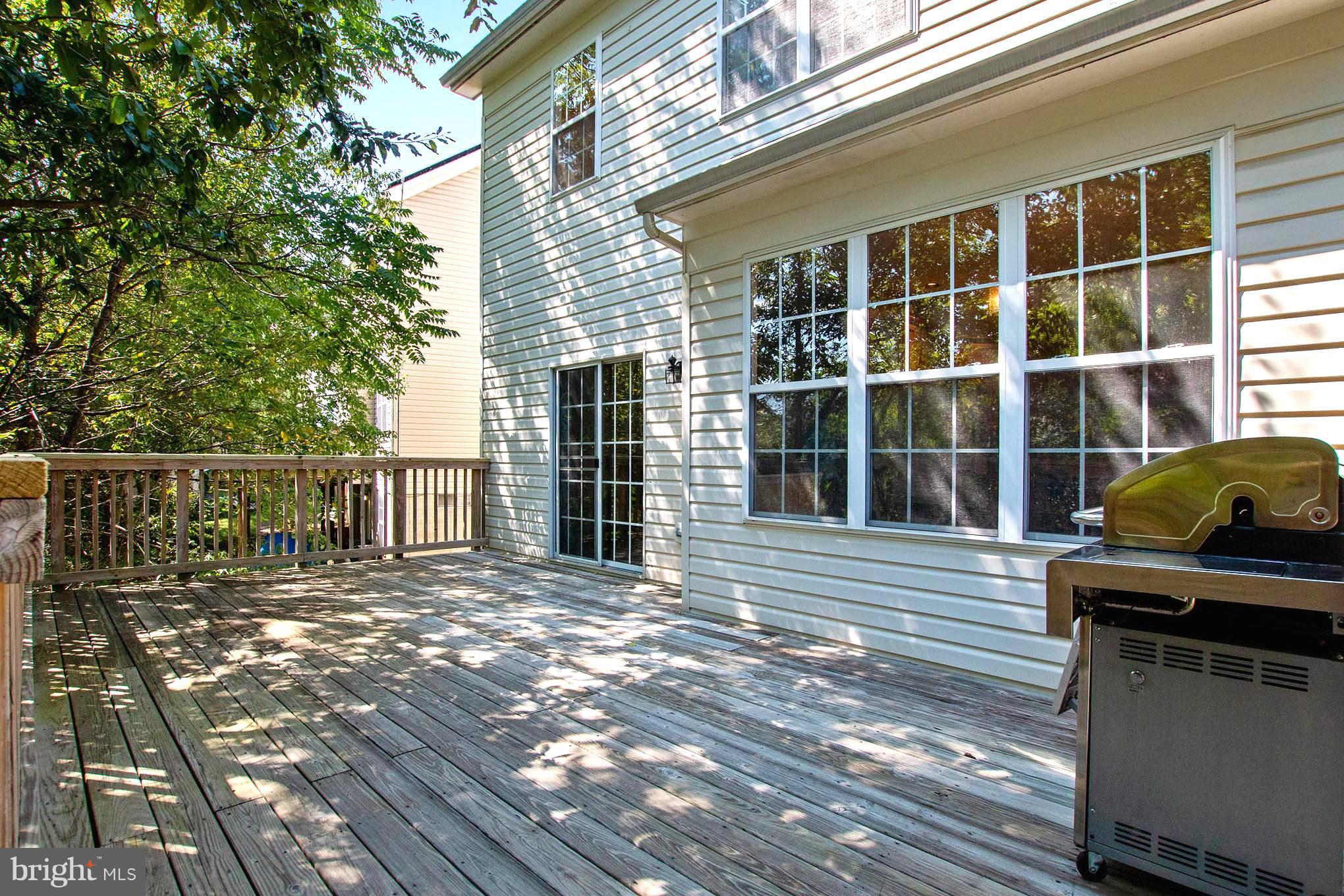 8100 Pepper Ridge Way Gaithersburg, MD 20877 - Photo 28 of 30 Private Rear Deck overlooks Parkland