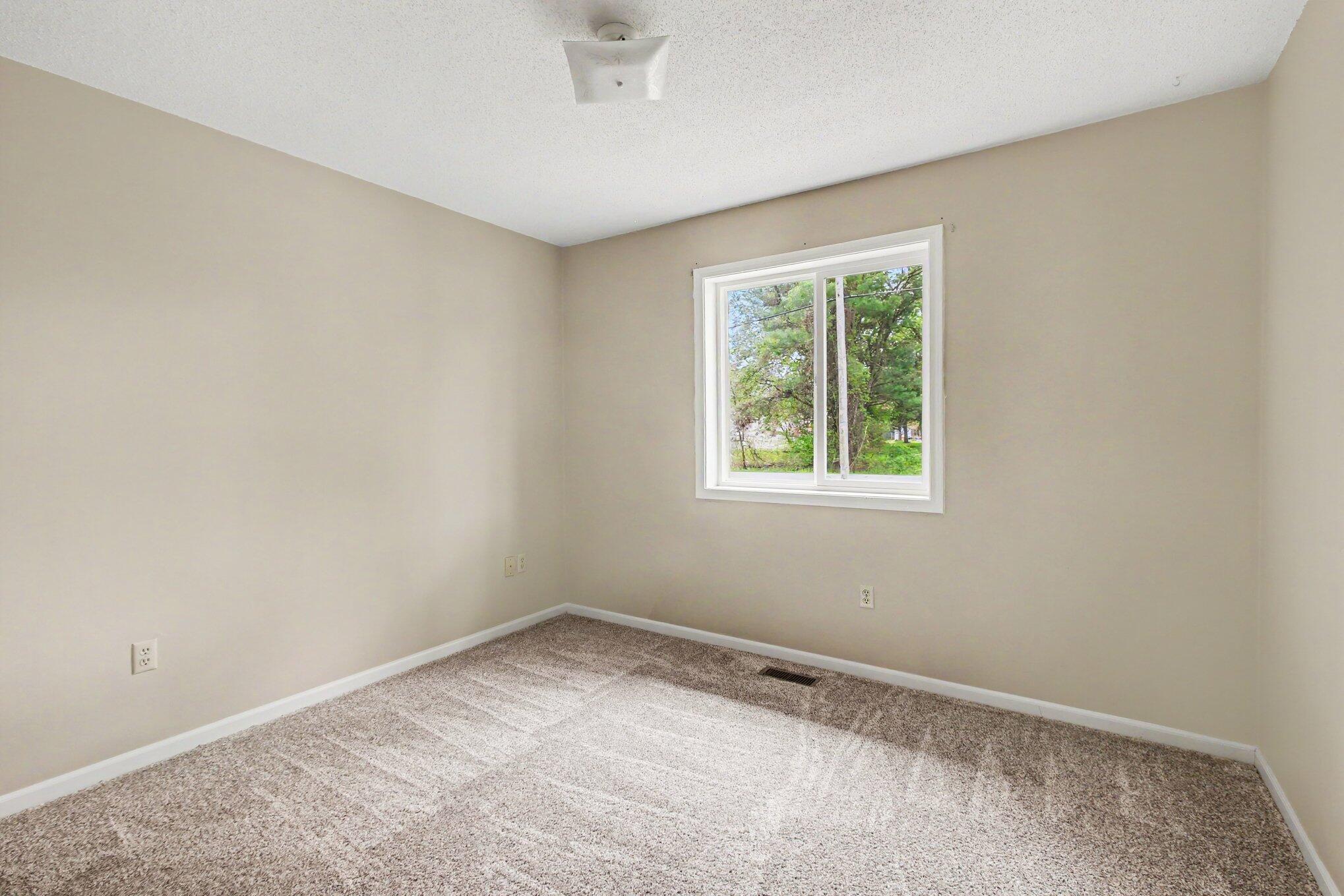 16229 Taft Road Spring Lake, MI 49456 - Photo 17 of 34 017_file_7226
