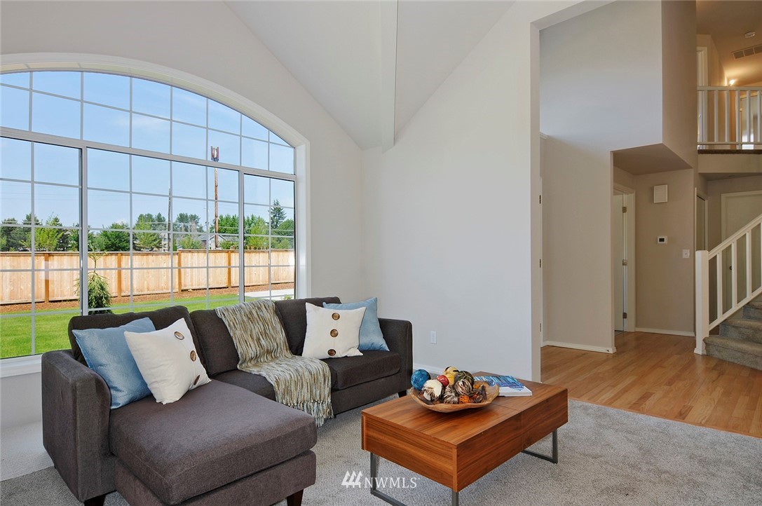 323 Shadow Avenue Northeast Renton, WA 98059 - Photo 3 of 24