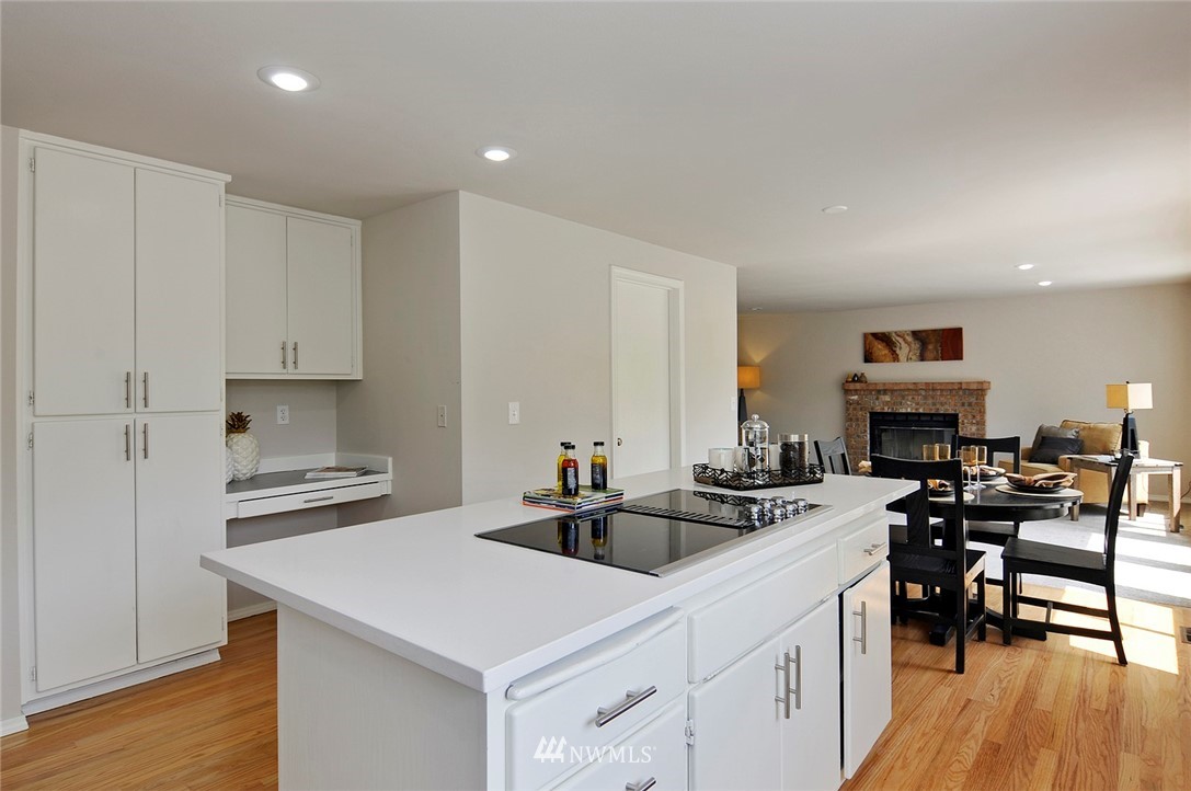 323 Shadow Avenue Northeast Renton, WA 98059 - Photo 8 of 24