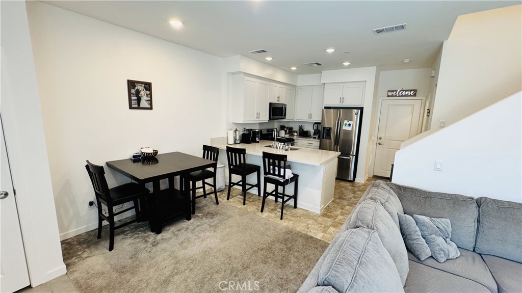 1376 Chervil Way Upland, CA 91786 - Photo 5 of 23